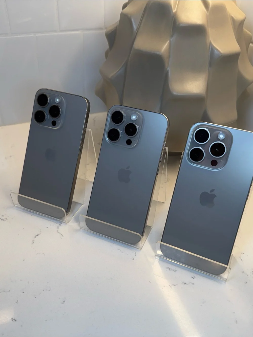 Apple iPhone 15 Pro 256GB in Natural Titanium Unlocked in Excellent Conditions!